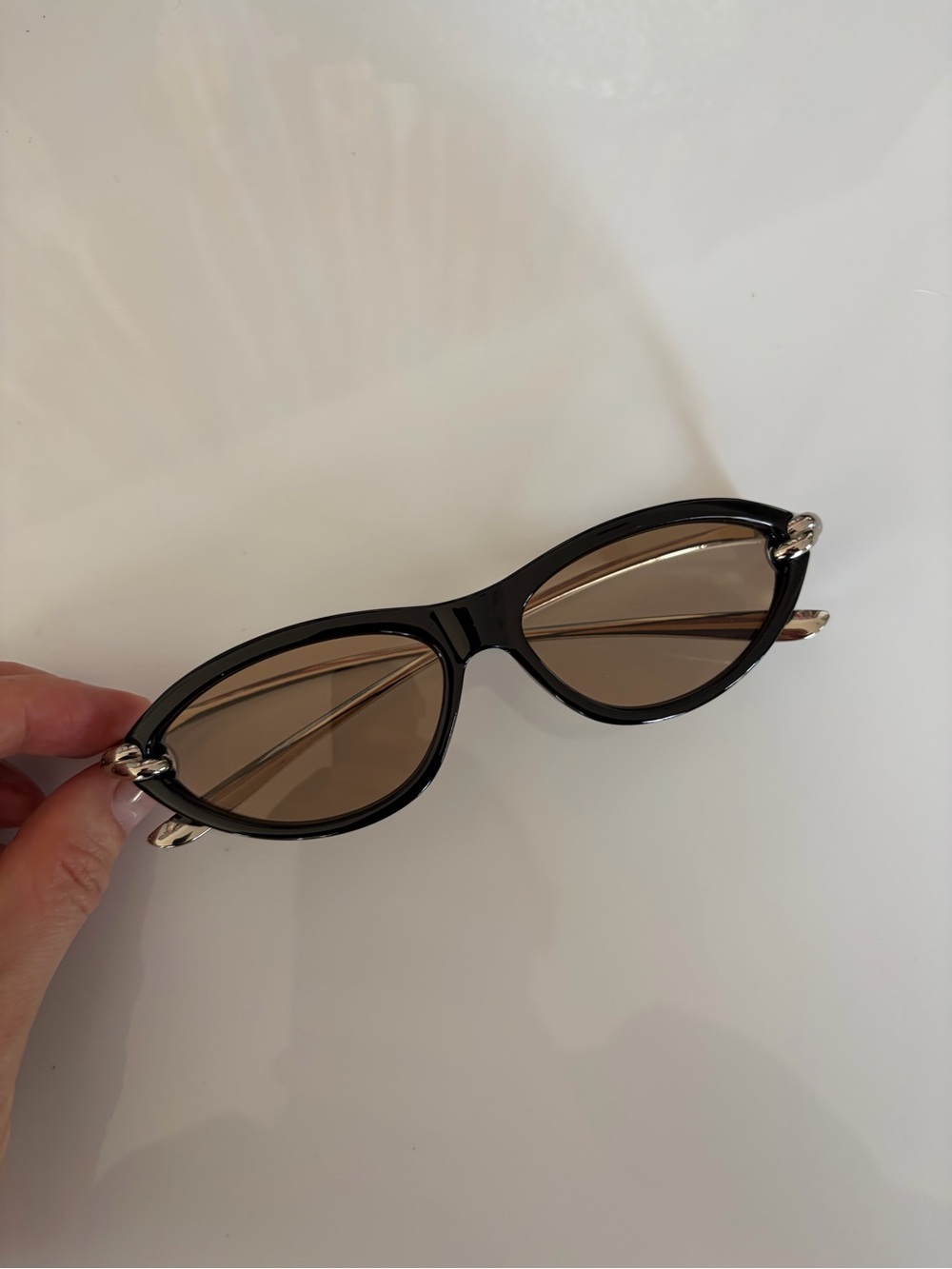 BOTTEGA STYLE Black Cat-Eye Sunglasses with Brown Lenses silver frame KNOT